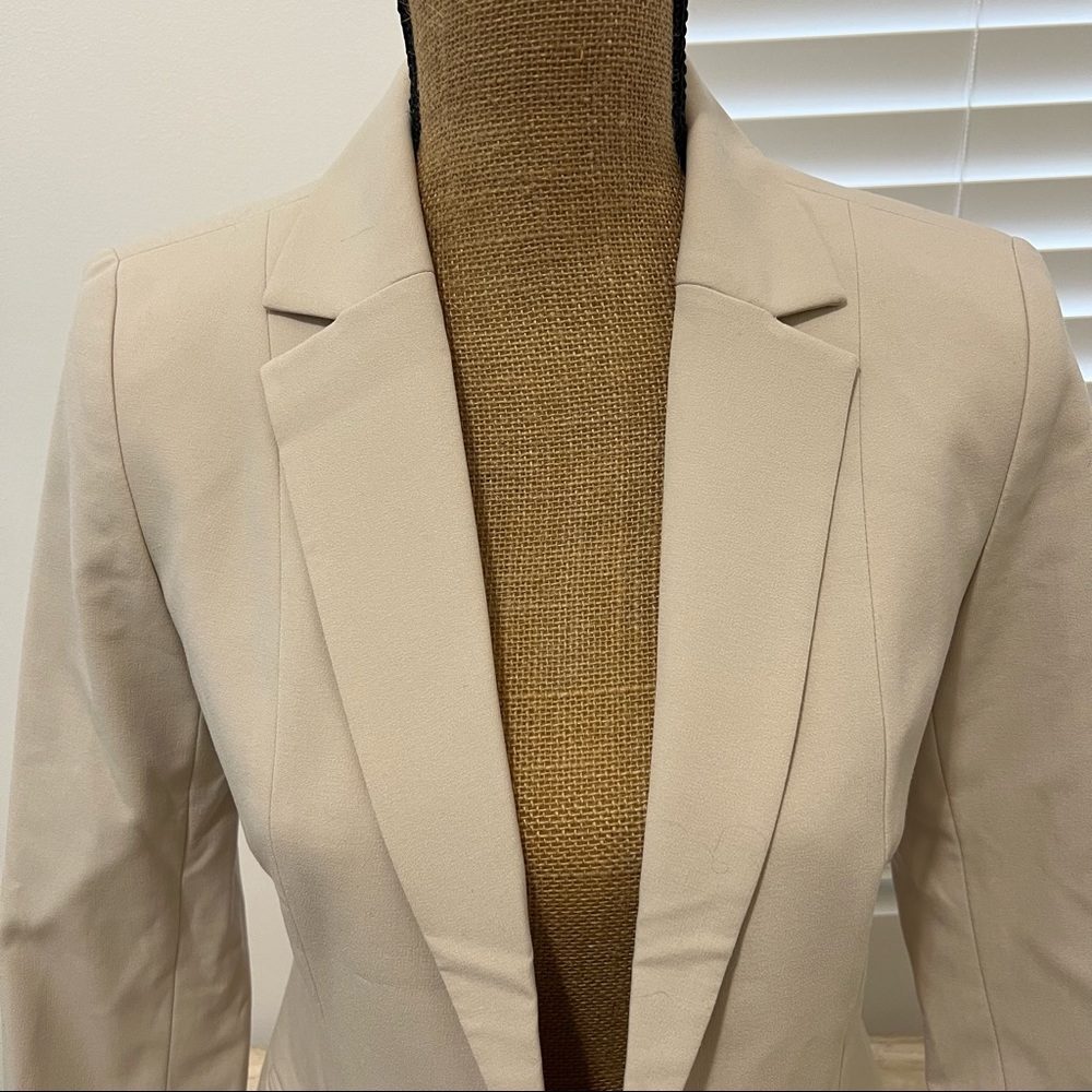 Anne Klein Blazer size 2